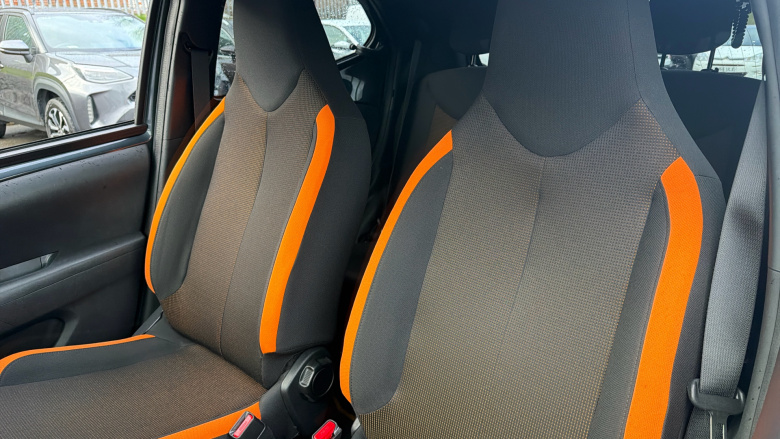 Toyota Aygo 1.0 VVT-i JBL Edition 5dr x-shift Petrol Hatchback